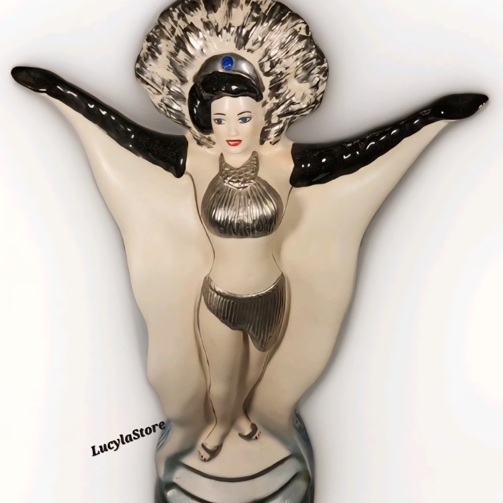 1981 Rare Jim Beam Showgirl Las Vegas Ceramic Decanter Empty Whiskey Bourbon